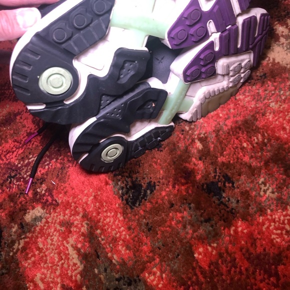 Adidas Sneakers in Purple and Black - Picture 9 of 9